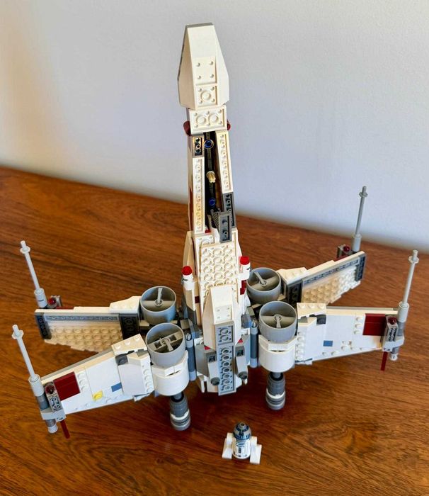 LEGO 75218 X-Wing Starfighter, completo com  minifiguras, instruções, caixa