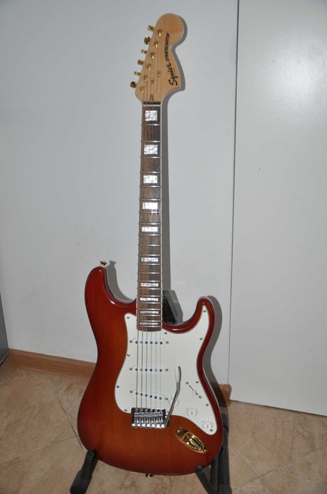 Fender Squier 40th Anniversary Strat SSB Limited Edition.