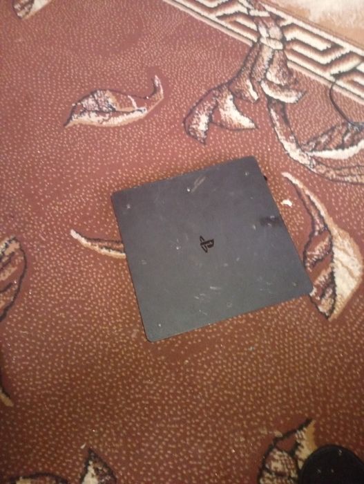 Konsola PlayStation 4