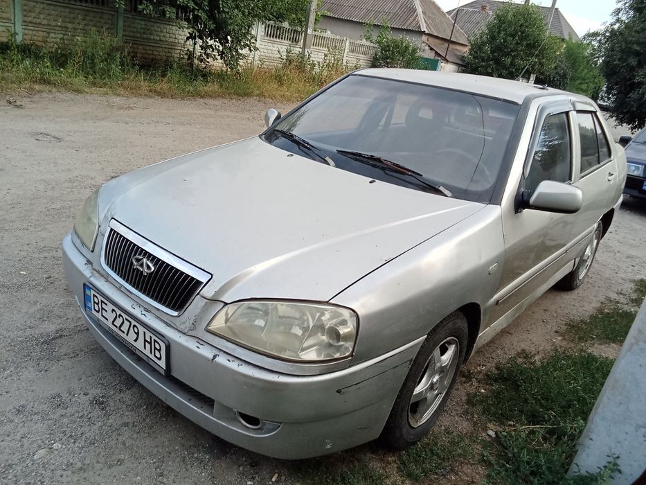 Продам chery amulet в хорошем состоянии заводится едет  газова установка четвертого поколения