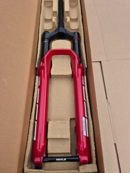 Amortyzator RockShox Zeb Ultimate Rc2 29" 160mm czerwony 44mm offset