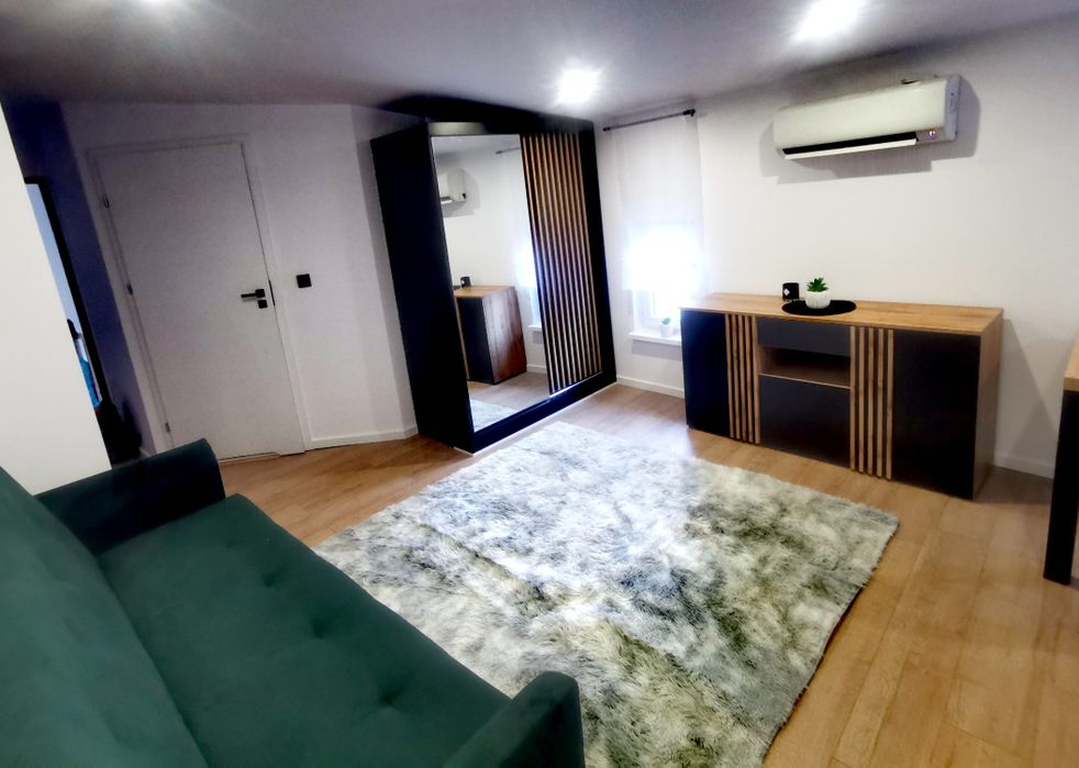 Prywatna kawalerka z klimatyzacją, wejście od ogrodu, centrum miasta