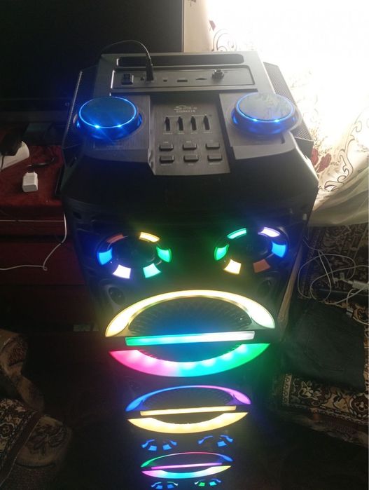 Продам блютуз акустику