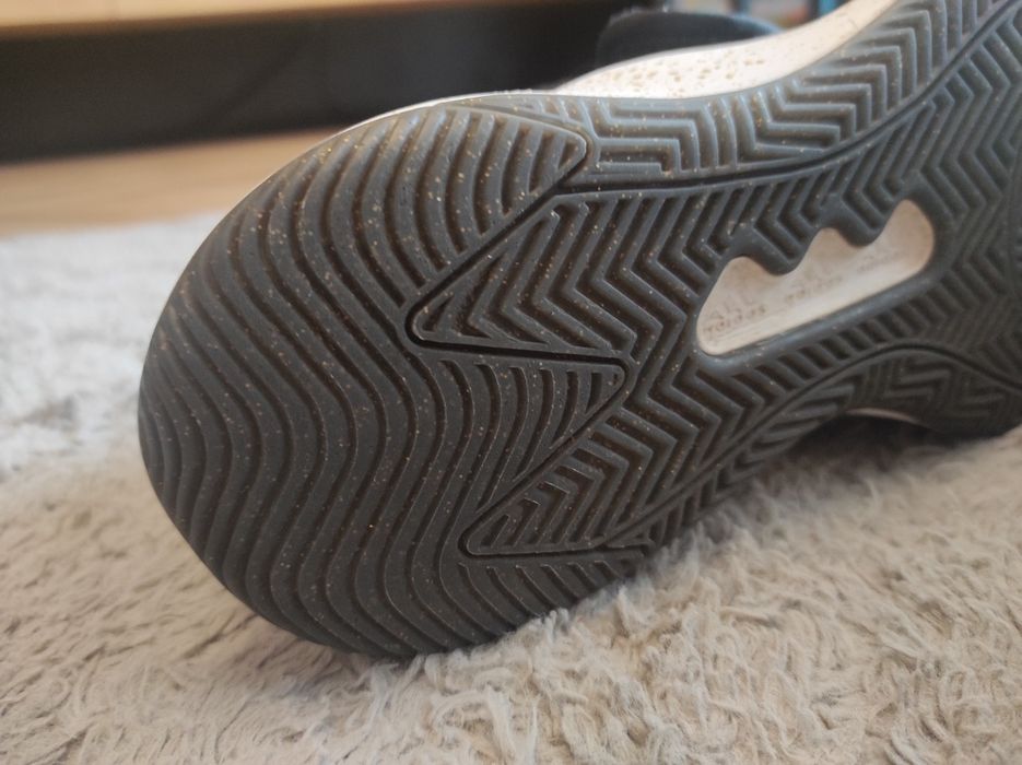 Buty koszykarskie adidas Deep Threat Primeblue r. 38 i 2/3