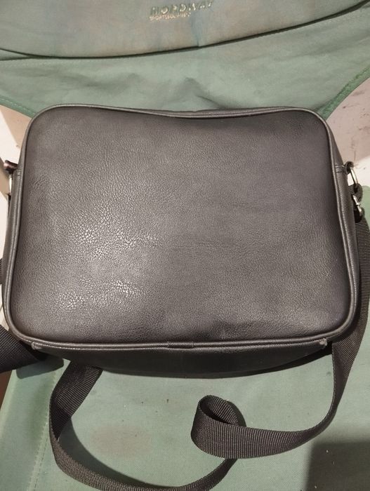 Сумки для ноутбуків