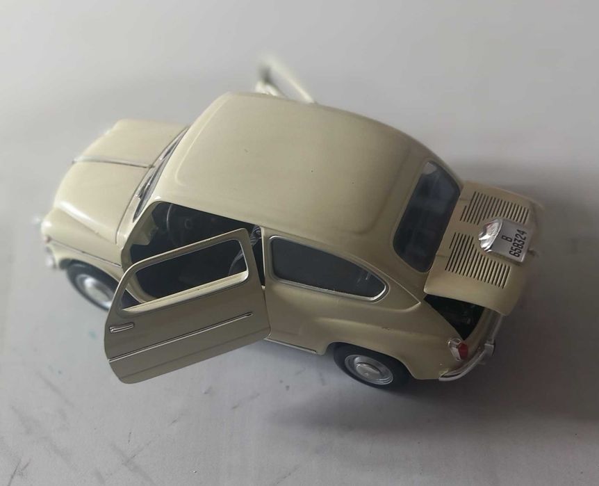 Miniatura escala 1.18  da solido como novo