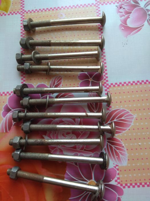 Болти для меблів.