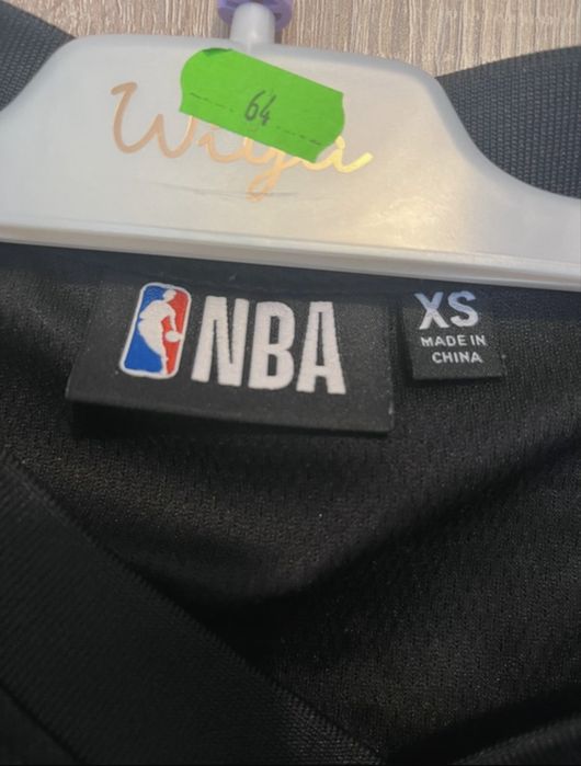 Czarna koszulka NBA