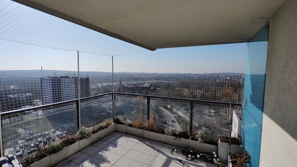 Montaż siatek na balkonie, zabezpieczenie dla kotów, siatki na gołębie