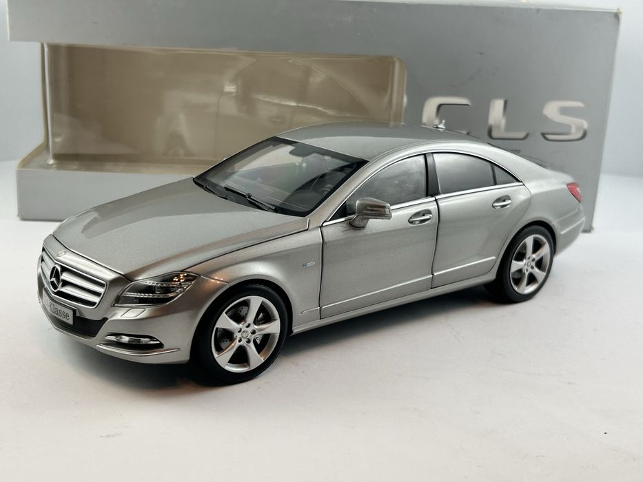 Unikat Norev Mercedes CLS W218 dealer edition 1/18 Milanówek • OLX.pl