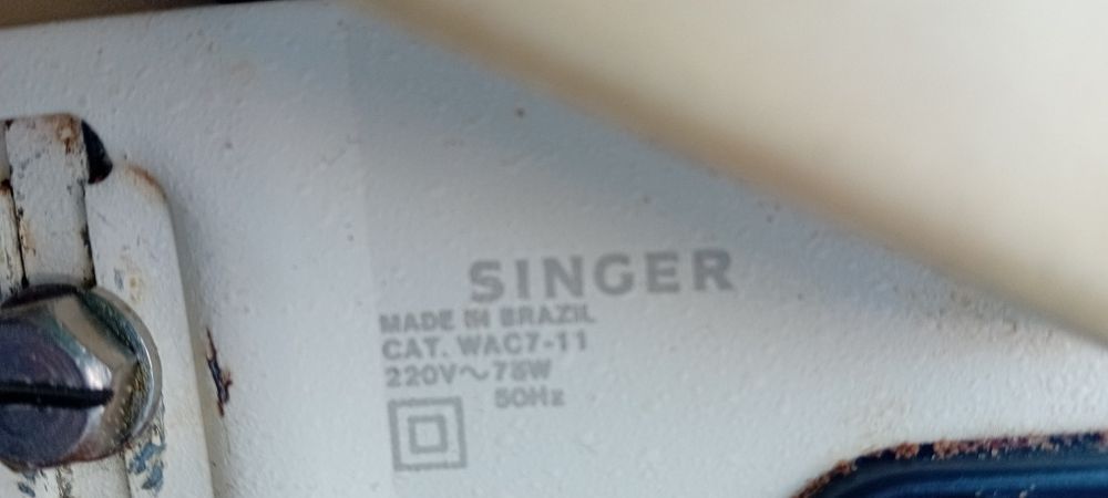 Maquina costura Singer