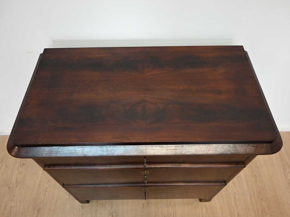 mahoniowa komoda z 1880 roku 122305