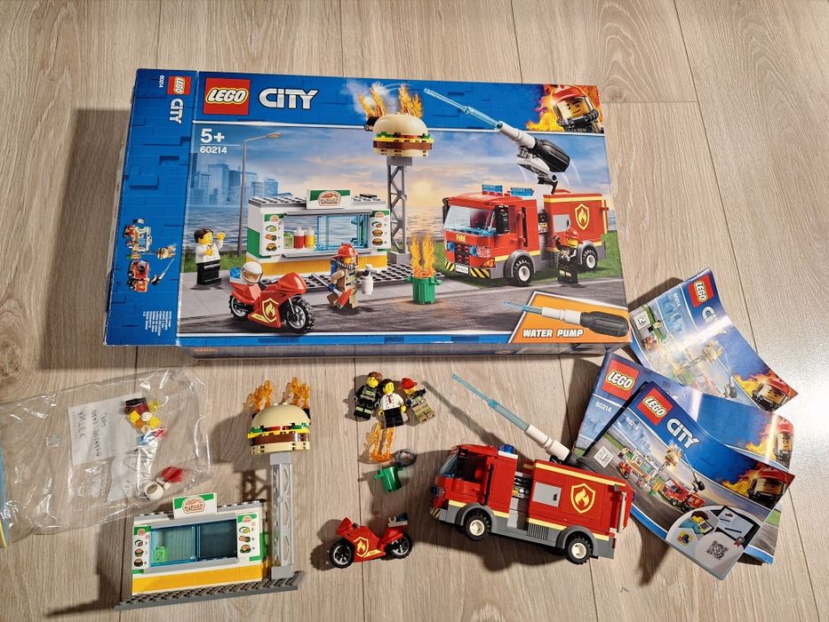 Zestaw Lego City 60214 straż pożarna, autko z pomka strzelającą