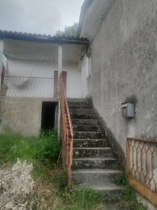 Moradia com Terreno em Zava Mogadouro