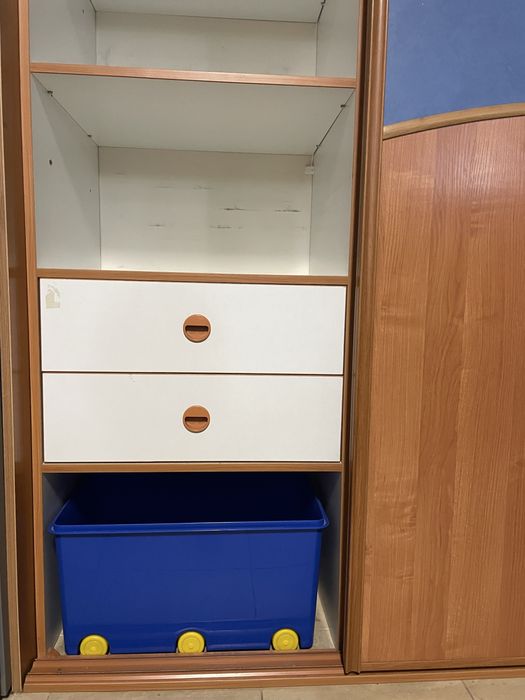 Szafa przesuwna plus dodatki