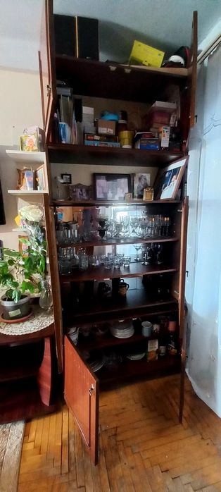 Продам советский сервант-шкаф