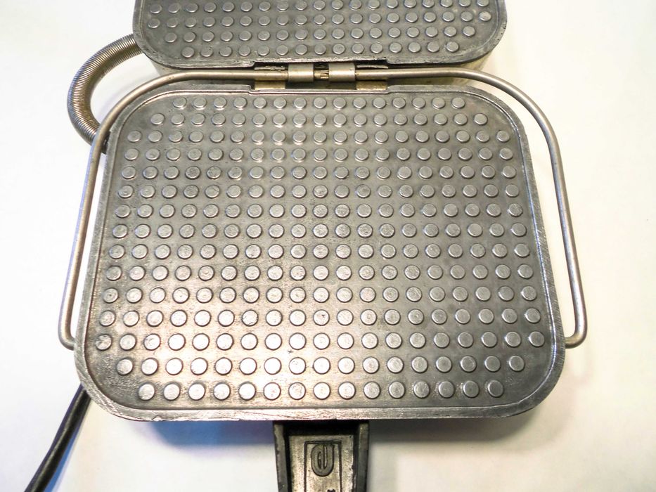 Электровафельница Ласунка ЕВ-1220