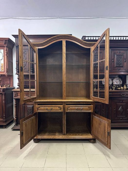 Дубова вітрина сервант дерево витрина меблі б у  4127