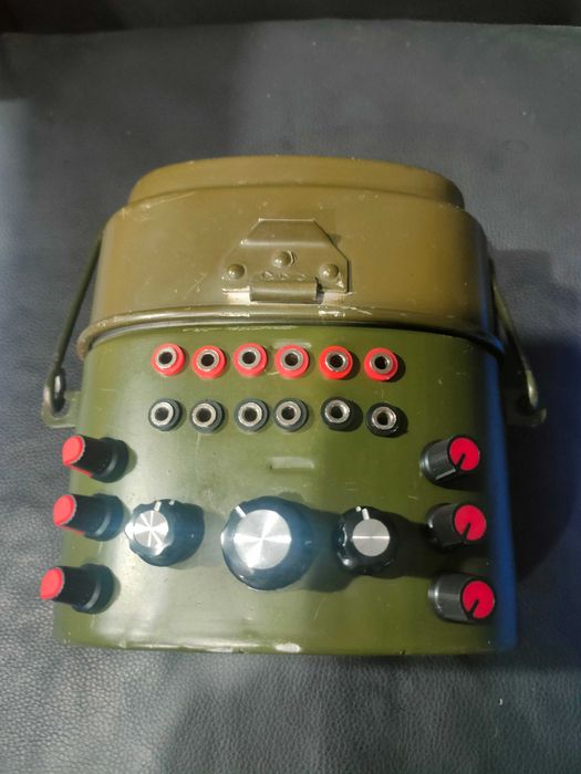 Katiusza synth drone syntezator diy