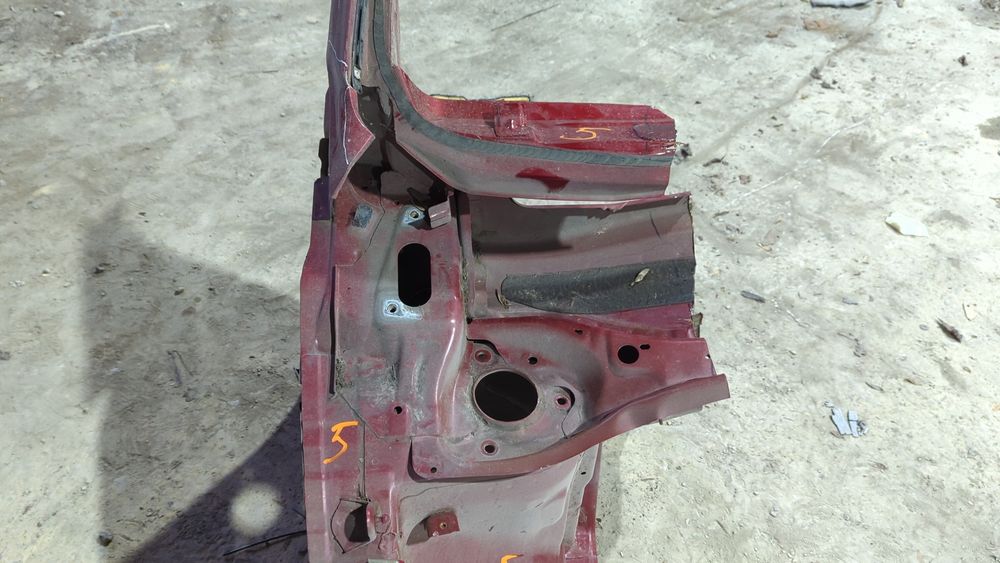 Чверть передня права для Hyundai Santa Fe 2013-2016