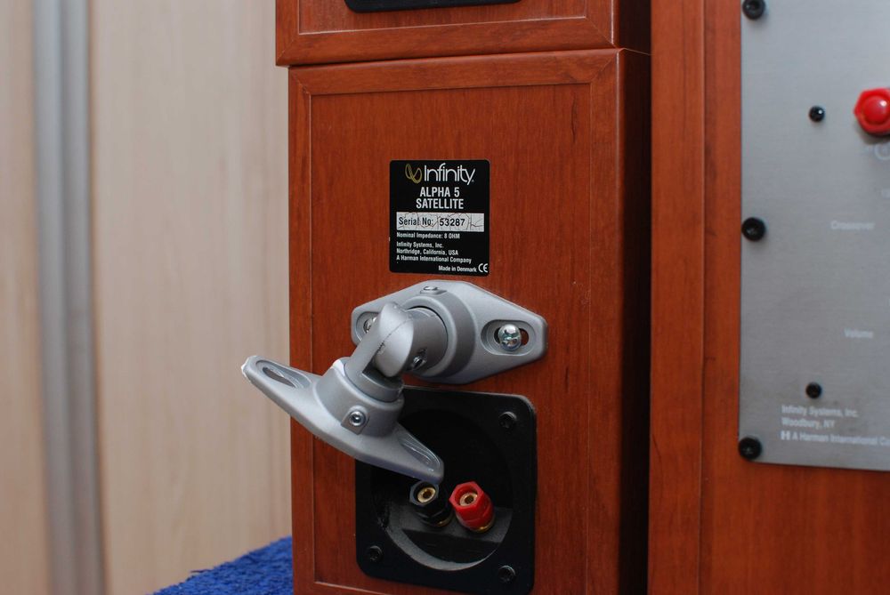 Infinity Alpha Junior subwoofer aktywny + 5 głośników satelitarnych