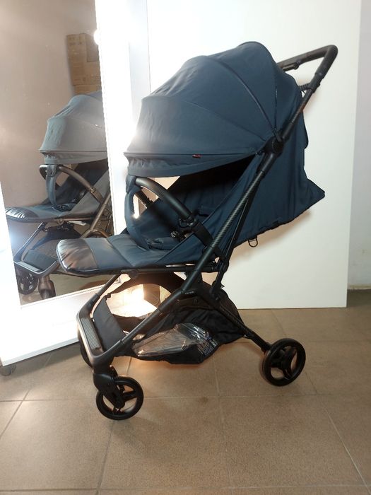 Коляска CARRELLO Solo з карбону найлегша