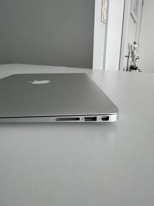 Apple MacBook Air 13" (2014)