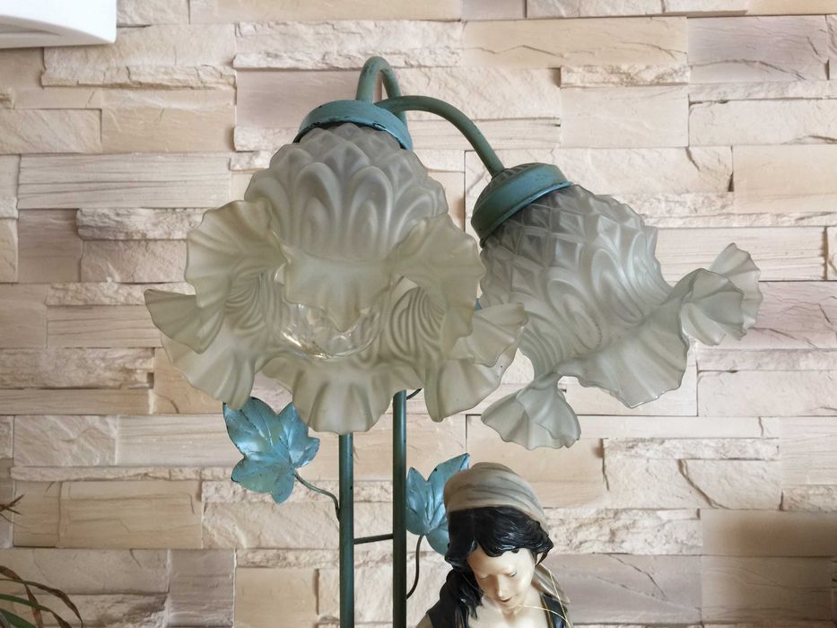 Piękna Włoska Lampka Nocna Postaciowa Marmur Alabaster