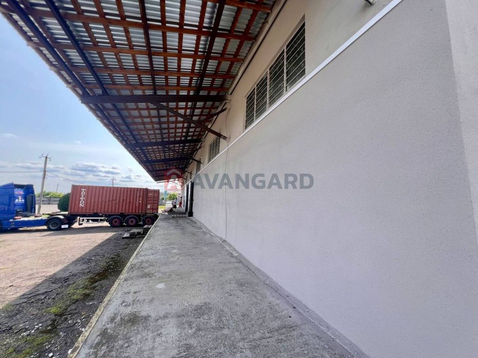 Продається виробничо-складська будівля з залізничною колією!