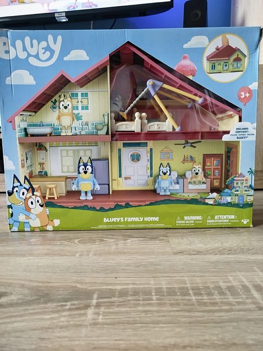 Domek Bluey z figurkami i akcesoriami + plac zabaw