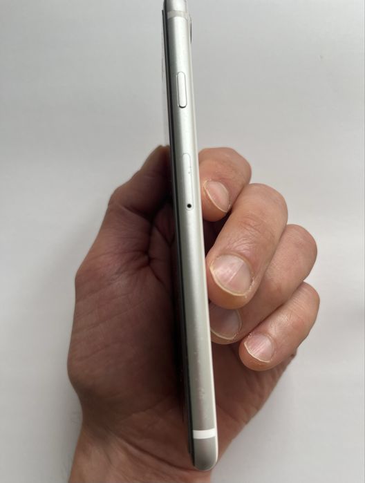 iPhone SE 2020 – 256GB – Kompaktowa Moc z Dużą Pamięcią!