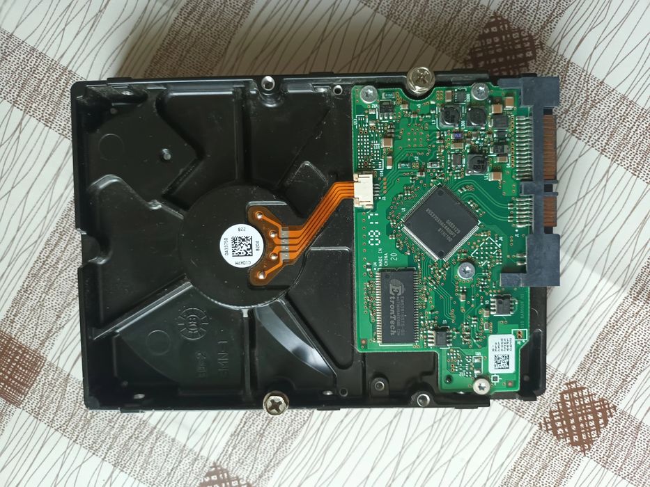 Жорсткий диск Hitachi 160Gb Sata для ПК.
Повністю працюючий, знятий з