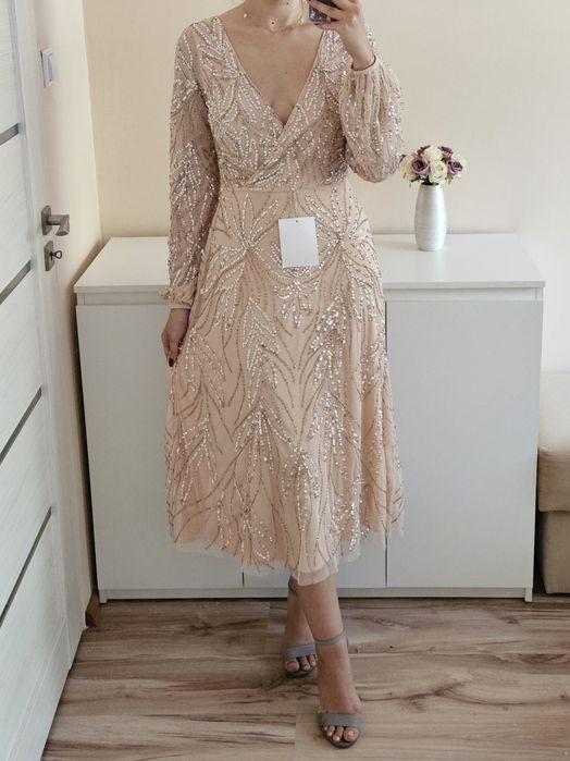 Brzoskwiniowa sukienka midi 34 XS beauut asos zdobiona długi rękaw