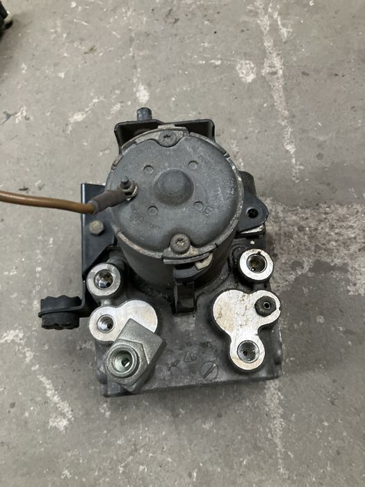 BMW E39 - pompa ABS