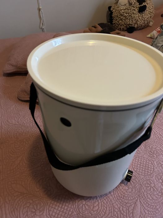 Skaza Composter Like New!!