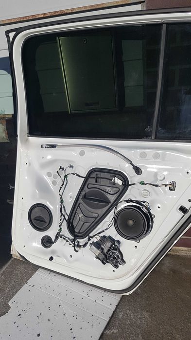 Drzwi Touran III (2015-) 5TA Białe