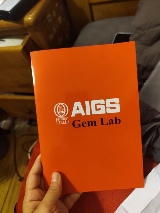 Rubi natural não tratado - sangue de pombo