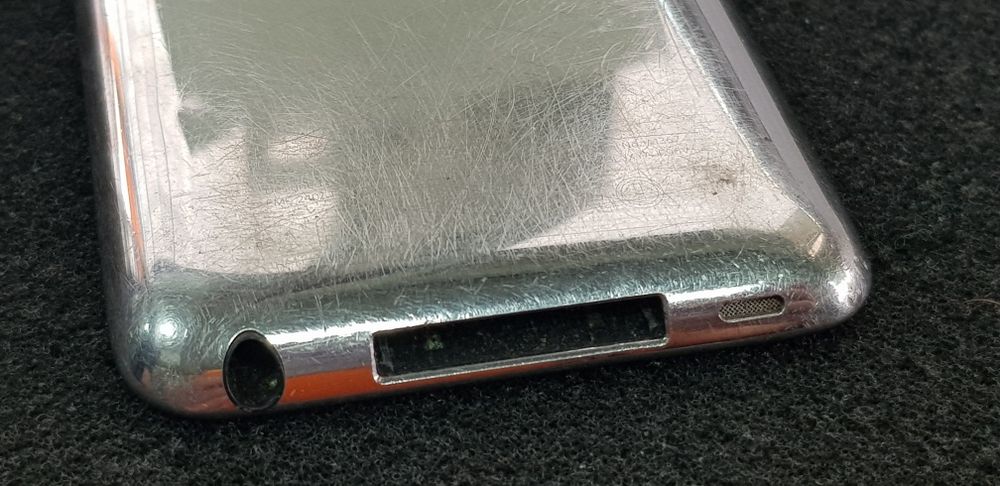 Apple iPod A1367 "16GB"