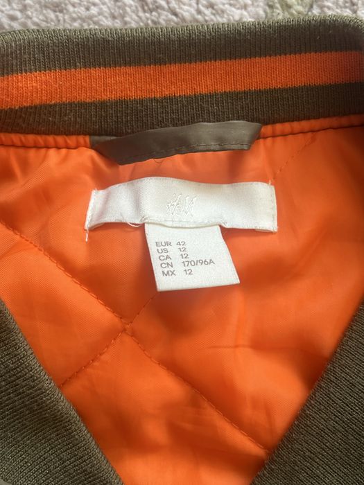 Бомбер H&M дутий оверсайз зелений