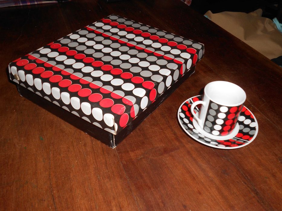 Conjunto chavenas de café com pires - Novo - 4 chavenas