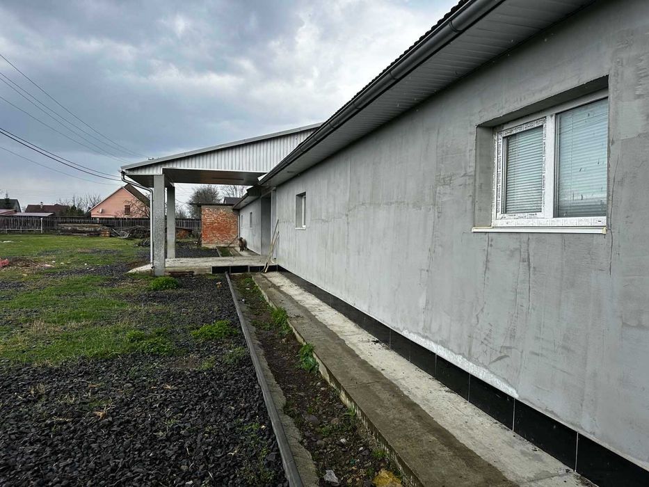 Продається комерційне приміщення в смт. Буштино