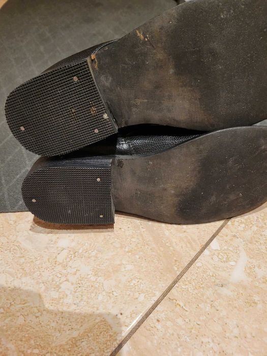 Botki damskie z ćwiekami