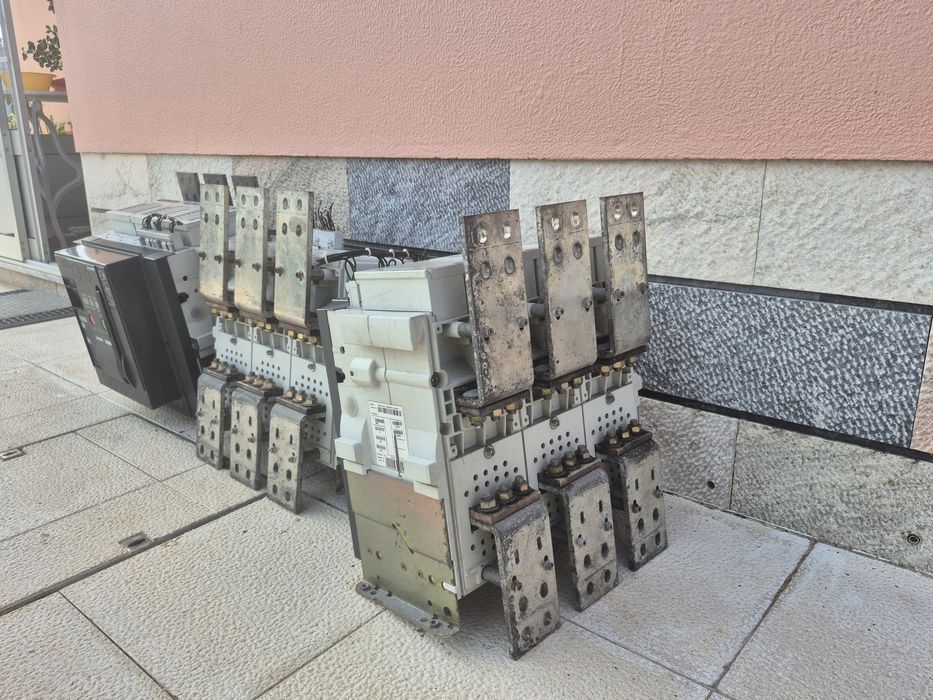 3 Disjuntores Siemens WL1250H 1250A com ETU15B – NOVOS