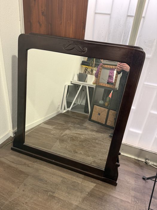 Espelhos com madeira e pipos de madeira