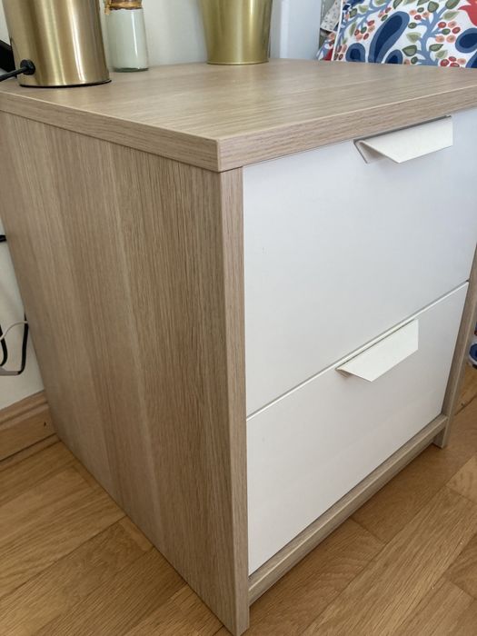 RESERVADA Mesa de cabeceira Ikea