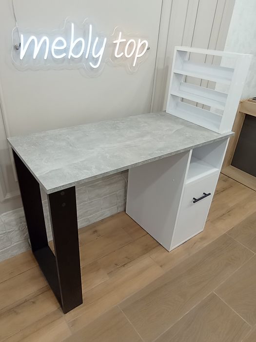 Стіл для манікюру,манікюрний столик Новий