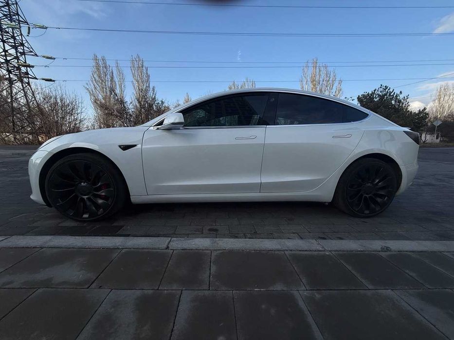 Tesla 3 2019 performance