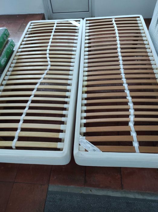 2 Estrados de solteiro e 2 colchões