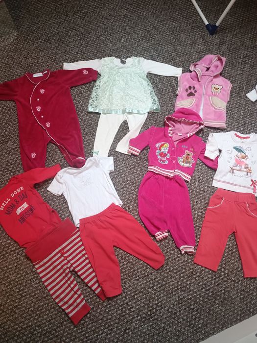 Костюмчики кофти бодики 68