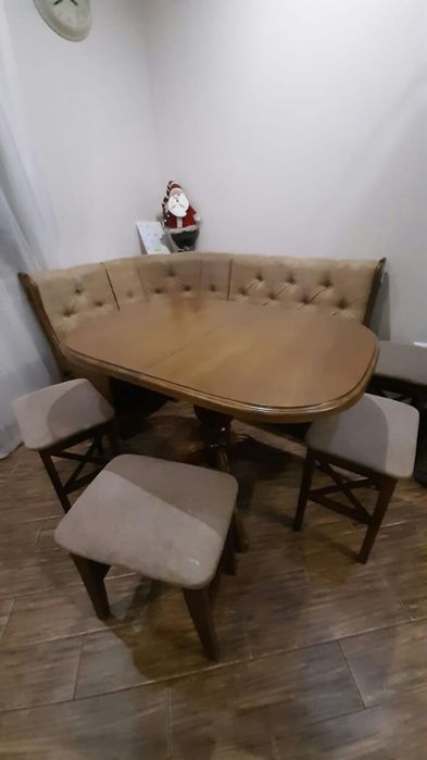 Обідній стіл
ніжка з масиву дуба
стільниця